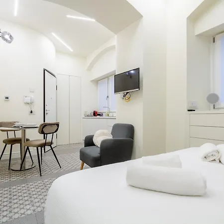Apartamento Centro Storico Vetra M4-studio 10min Walk Duomo