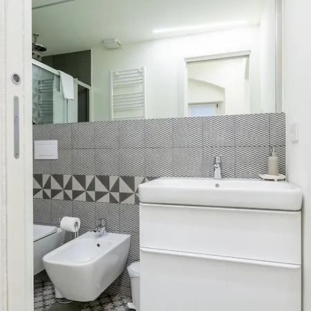 Apartamento Centro Storico Vetra M4-studio 10min Walk Duomo *